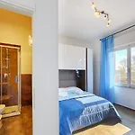 招待所 Eleroom 4*