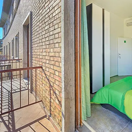 Eleroom Πανσιόν